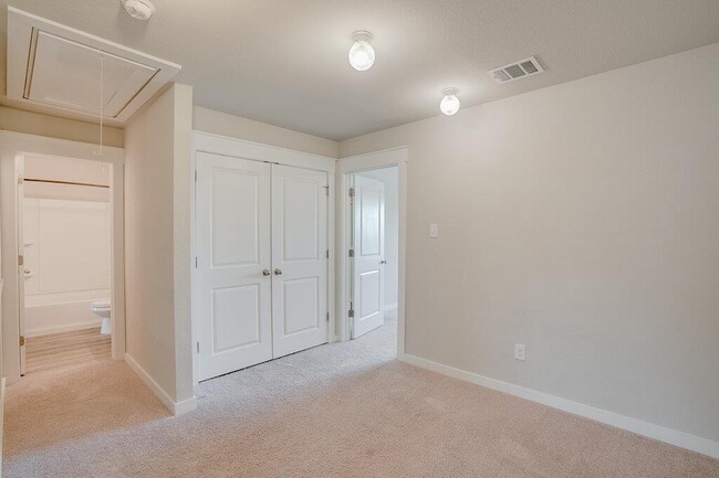 Building Photo - 505 Pearly Eye Dr