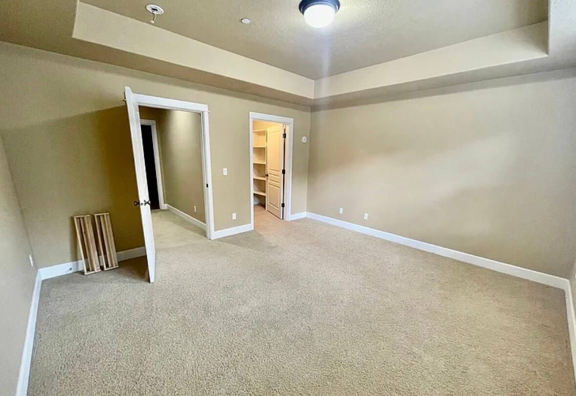 Building Photo - 8557 SE Bristol Park Dr