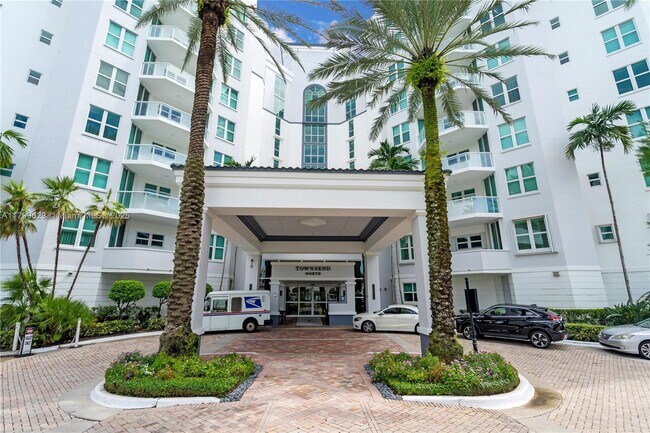 Building Photo - 500 SE Mizner Blvd