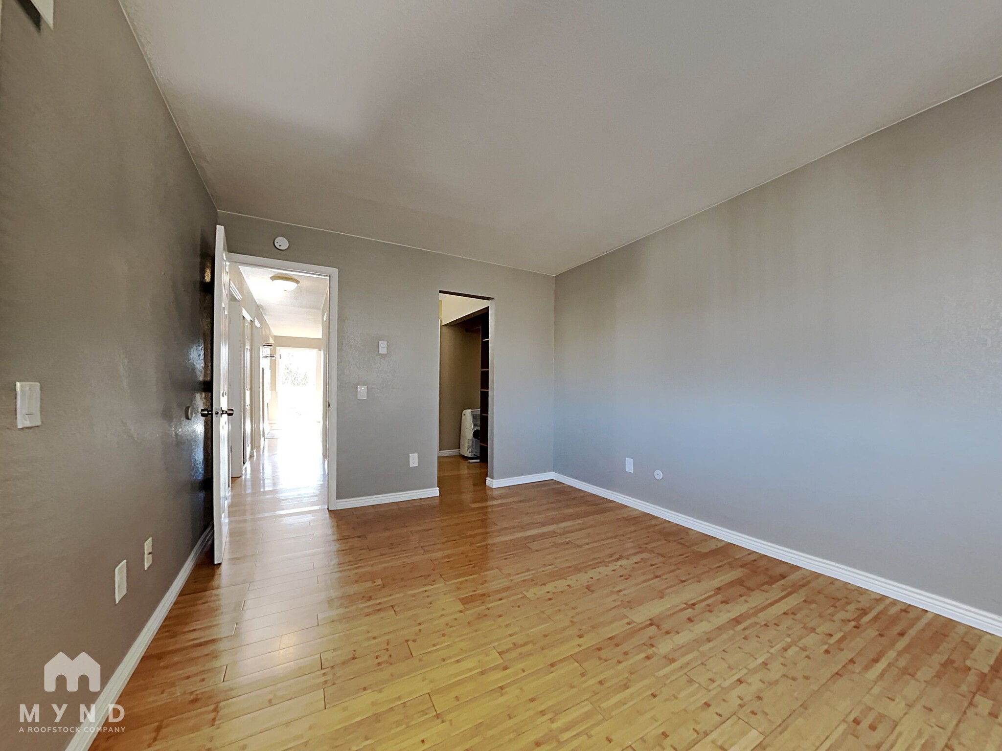 Building Photo - 7885 Barbara Ann Dr
