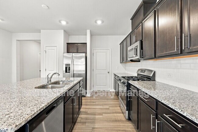 Building Photo - 5000 Arkose Dr