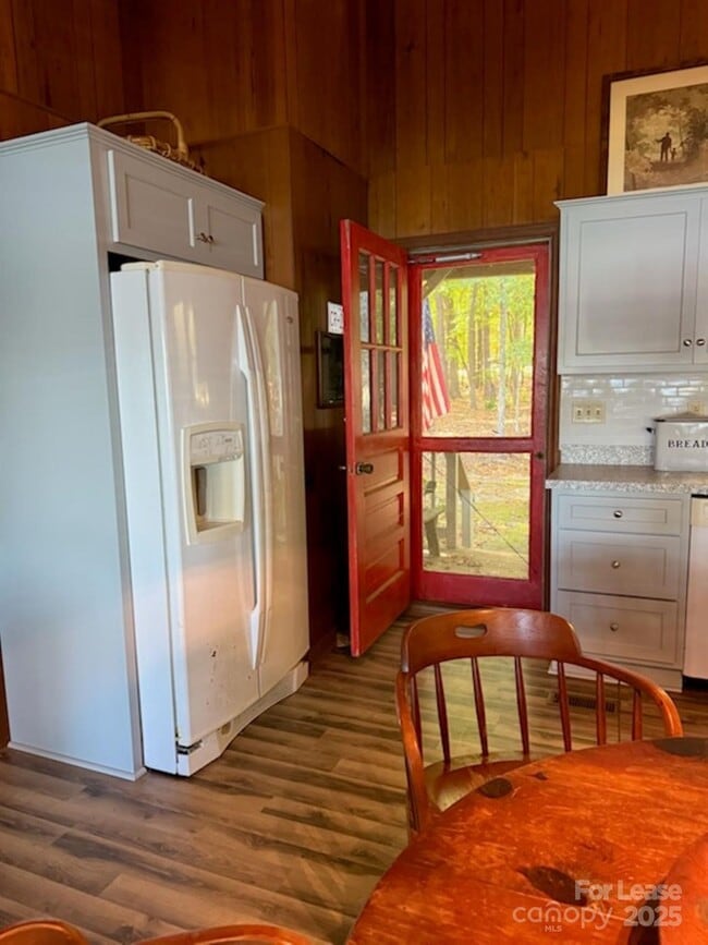 Building Photo - 189 Patternote Rd