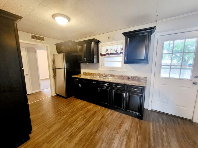 Building Photo - 3208 42nd St