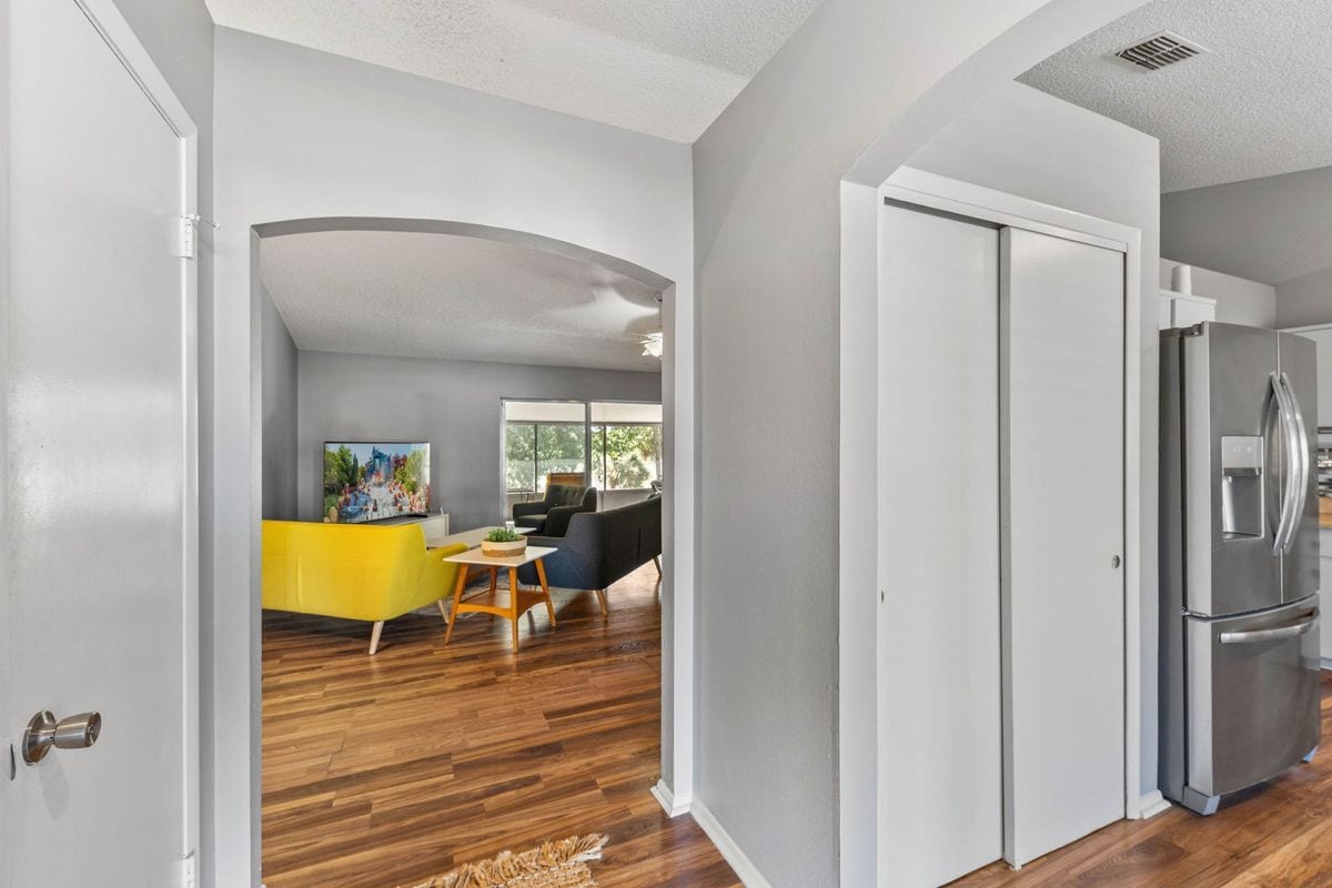 Building Photo - 7694 Indian Ridge Trail S