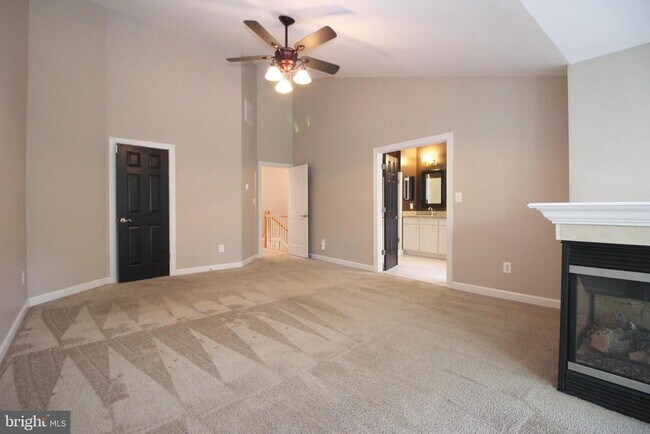Building Photo - 3800 Elmwood Towne Way