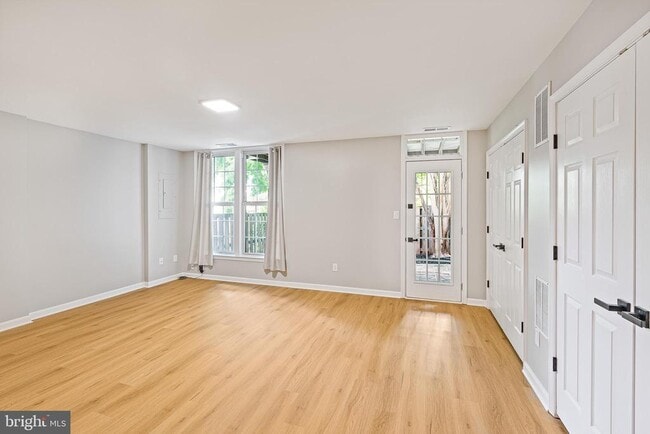 Building Photo - 20581 Banbury Square