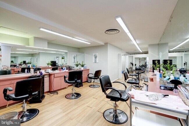 Building Photo - 4201 Cathedral Ave NW