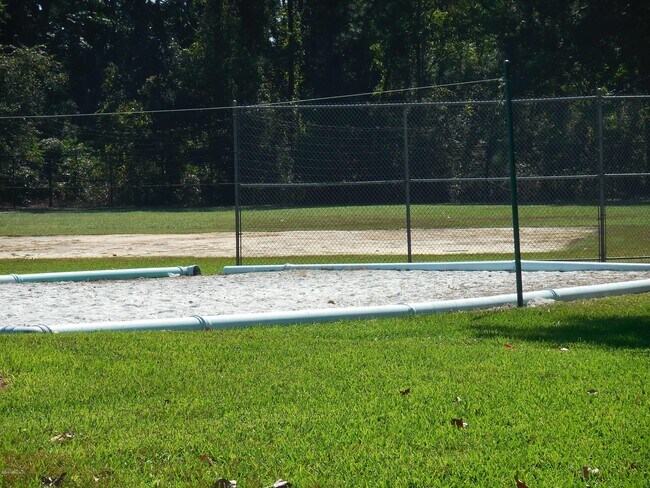 Building Photo - 2024 Hovington Cir W