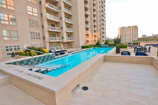Building Photo - 3225 Turtle Creek Blvd Blvd