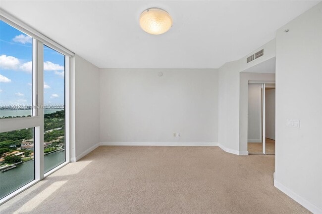 Building Photo - 4775 Collins Ave