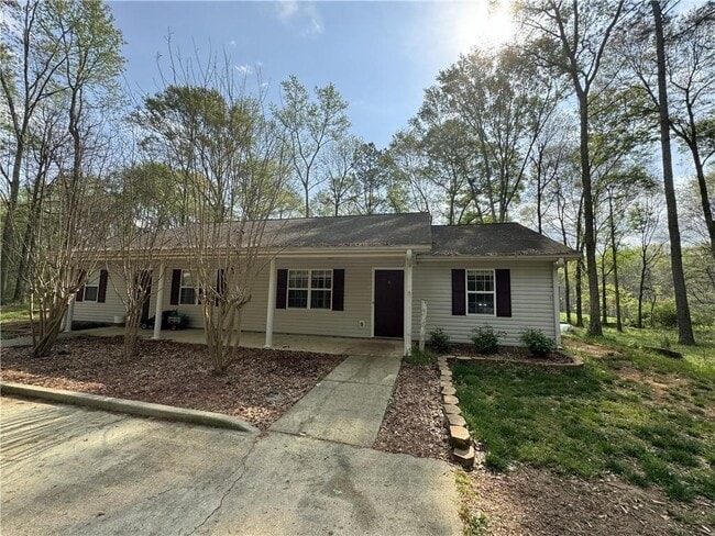 Building Photo - 1727 Oak Grove Church Rd