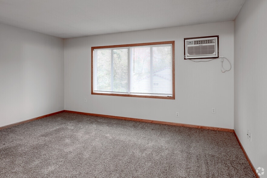 2BR, 1BA - Milaca Apartments