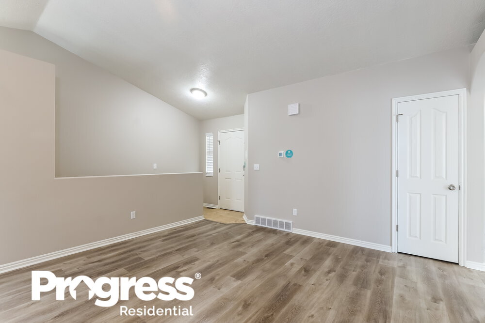 Building Photo - 1116 Mustang Ln