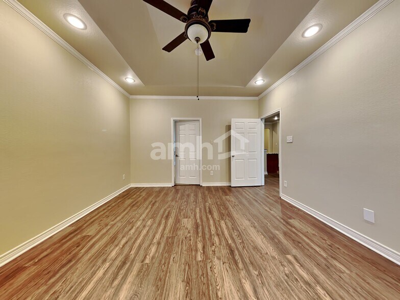 Building Photo - 608 Denali Dr