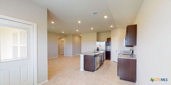 Building Photo - 1010 Prairie Clover Rd