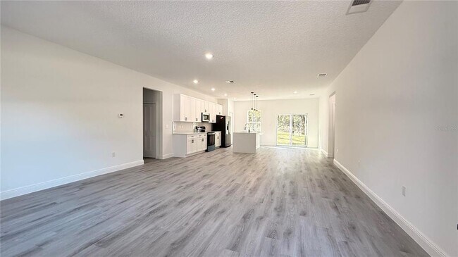 Building Photo - 7432 N Cricket Dr