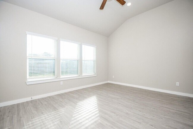 Building Photo - 21631 Coral Mist Dr