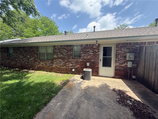 Building Photo - 1406 Willard St