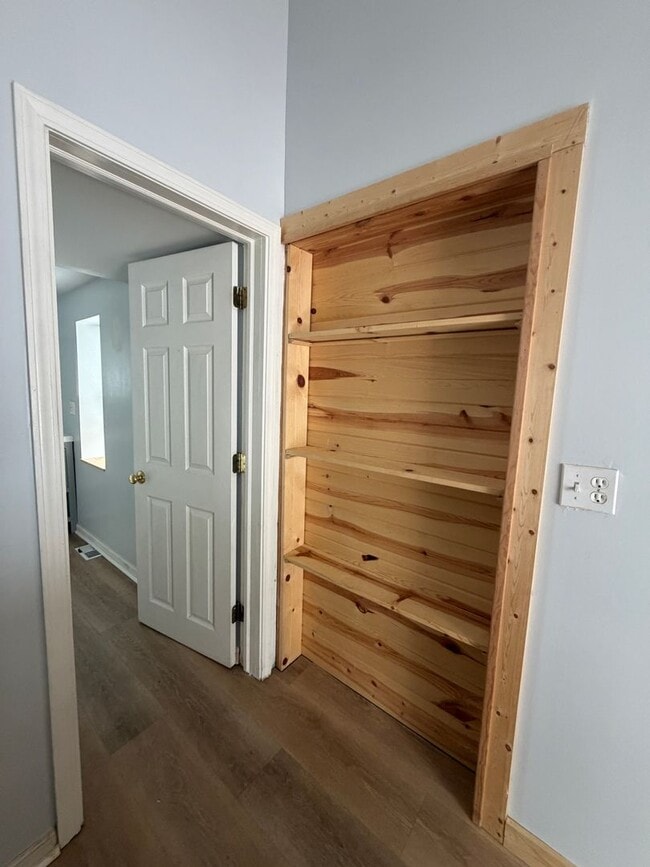 Building Photo - Charming 2 Bedroom, 1 Bathroom Home Available Now in Salem Lakes
