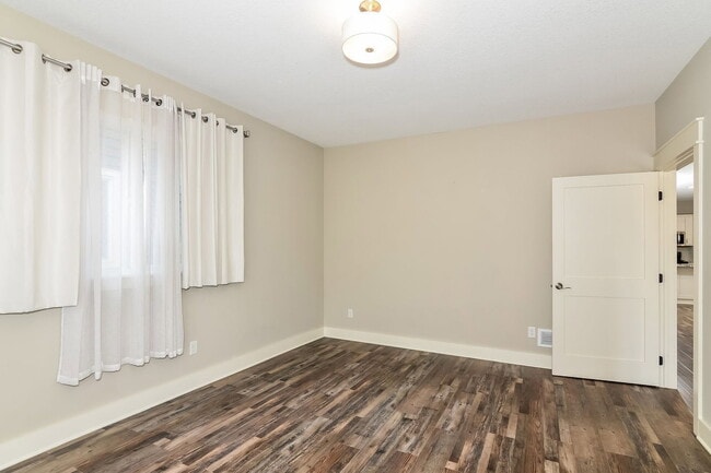 Building Photo - 312 61st St