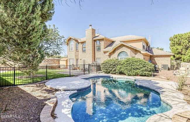 Building Photo - 918 Bellacumbre Dr