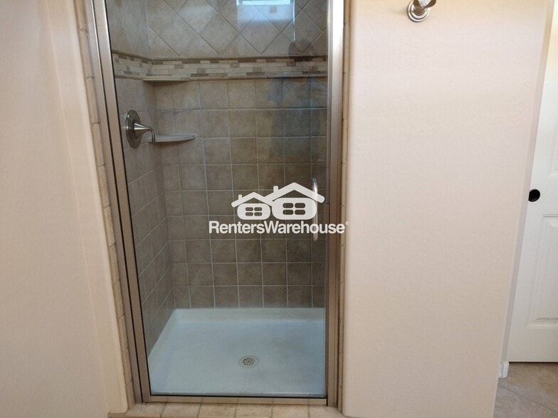 Building Photo - 5818 E Leonora St