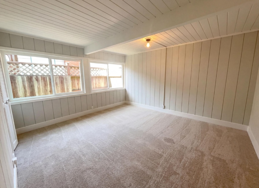 Building Photo - 2361 Oakmont Dr