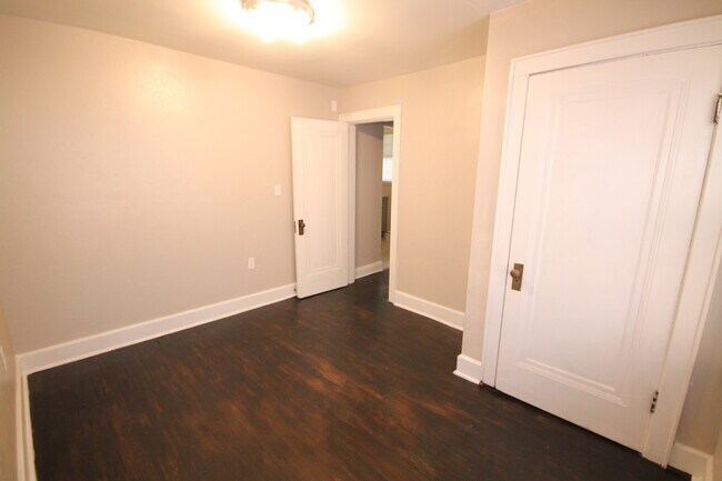 Building Photo - 356 Cliffside Dr