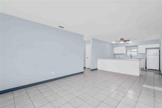 Building Photo - 140 112th Ave N