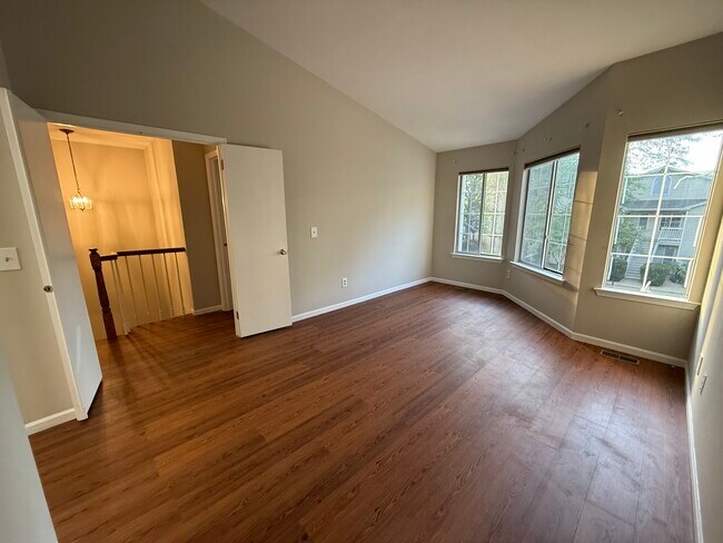 Building Photo - 51 Crestmont Rd