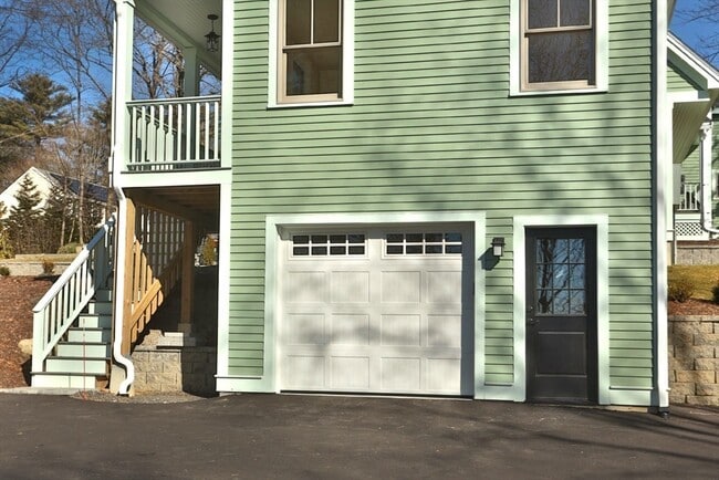 Building Photo - 12 Warren Ave