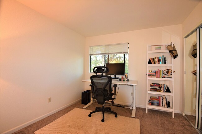 Building Photo - Beautiful 4bd/ 2.5 ba House