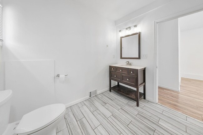 Building Photo - 820 Brown St