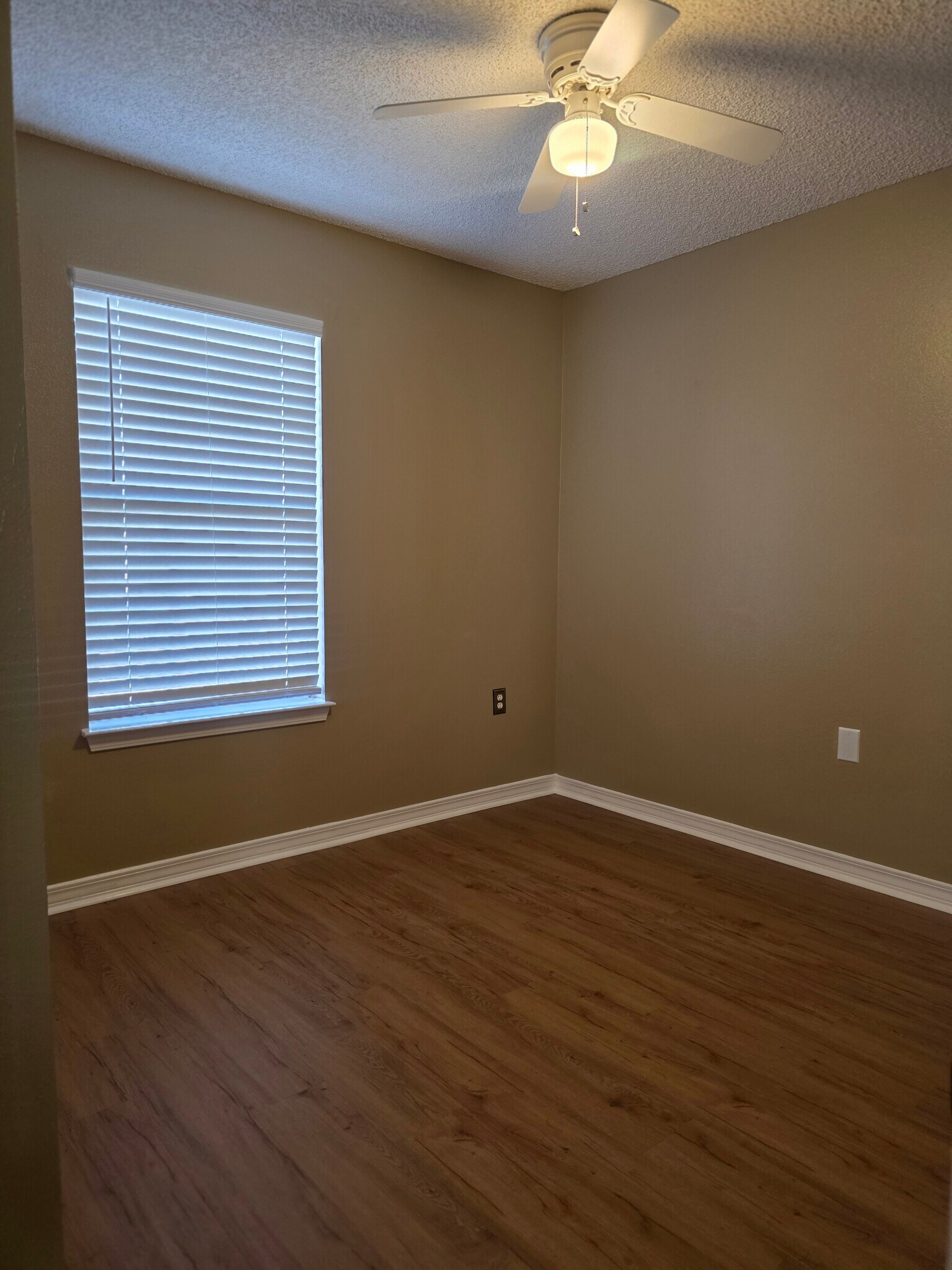 2nd Bedroom #1 - 5577 Centerbrook Pl