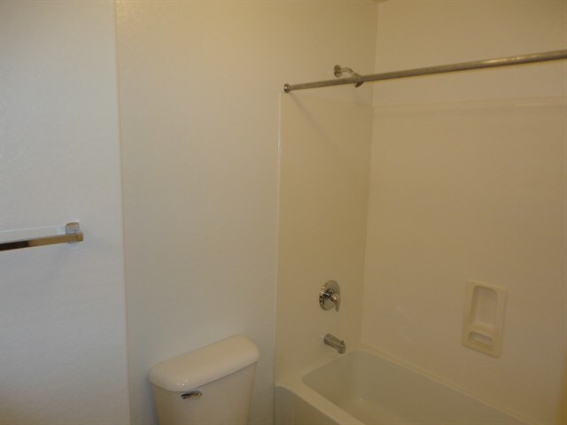 Building Photo - 386 E Daniella Dr