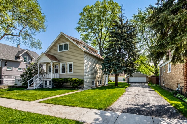 Building Photo - 3717 Highland Ave