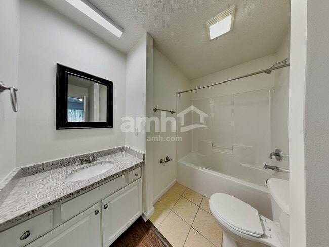 Building Photo - 106 Charlotte Ct