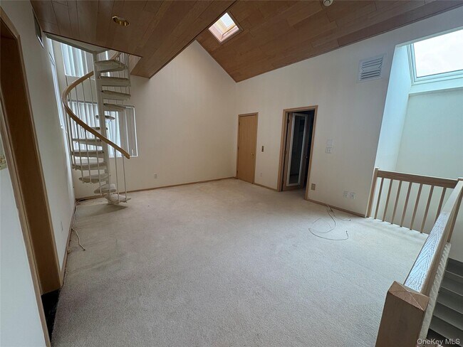 Building Photo - 41 Waterside Close
