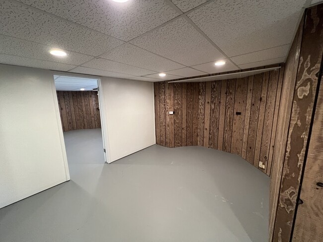 Building Photo - 220 N Graylynn Dr