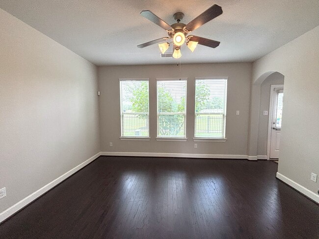 Building Photo - 9611 Knights Station Dr