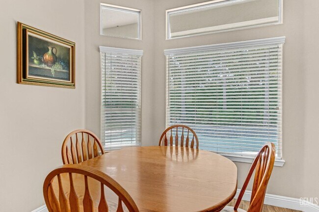 Building Photo - Brighton Estates Luxury 4-Bedroom Home wit...