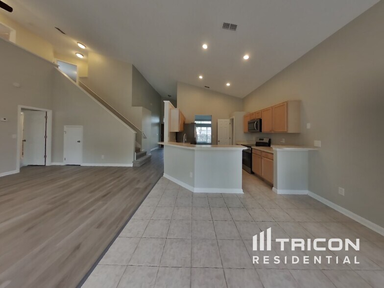 Building Photo - 1360 Holly Glen Run