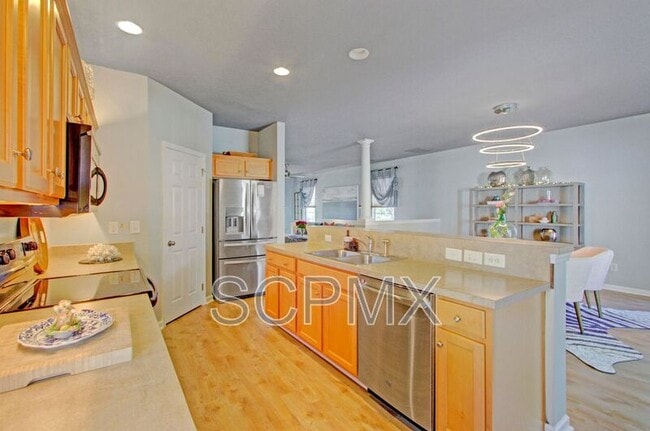 Building Photo - 8963 N Red Maple Cir