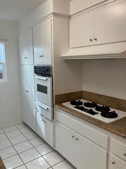 Building Photo - 11707 Kiowa Ave