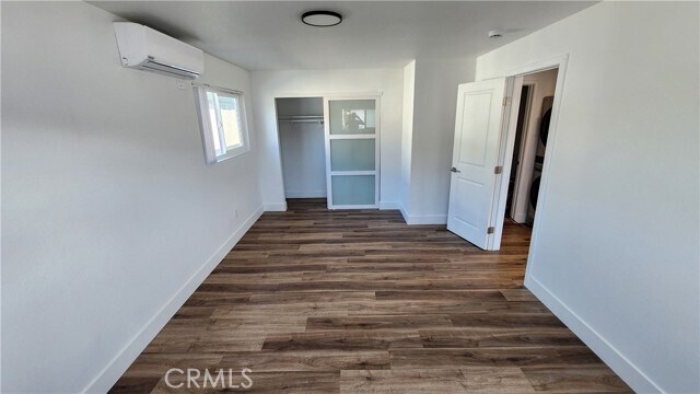 Building Photo - 988 El Camino Dr