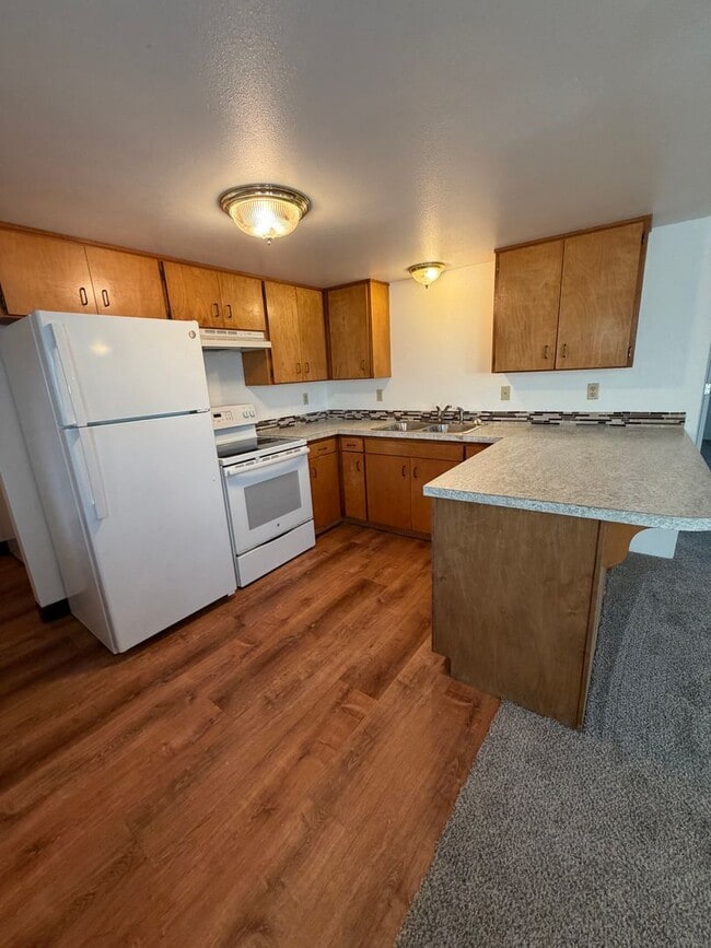 Building Photo - 2 Bedroom 1 Bathroom
