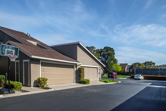 Building Photo - 1116 Lord Nelson Ln