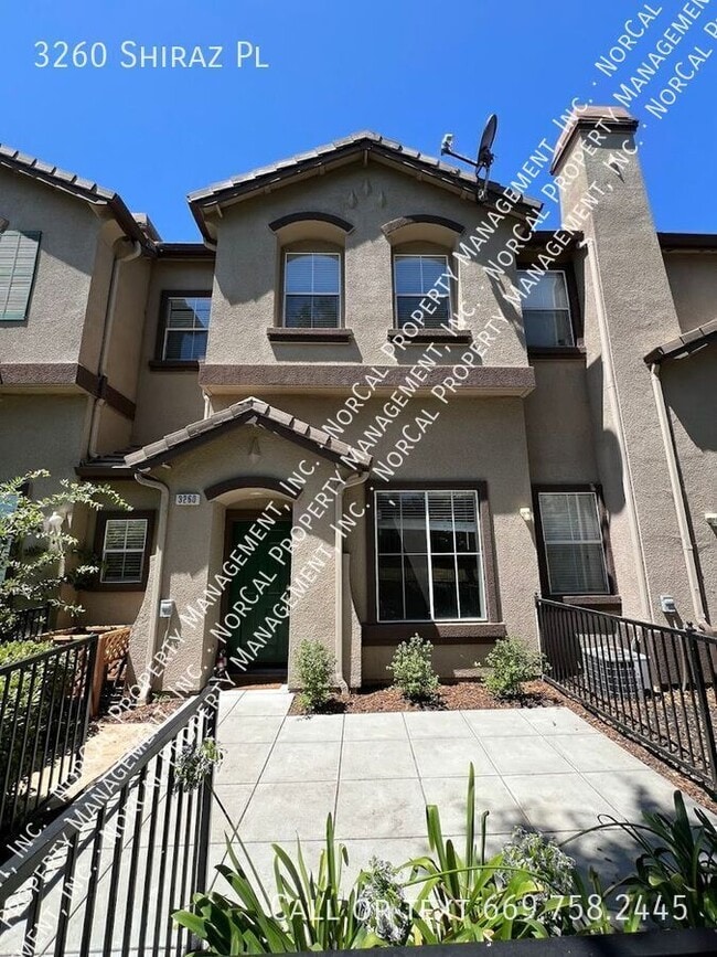Primary Photo - 3260 Shiraz Pl