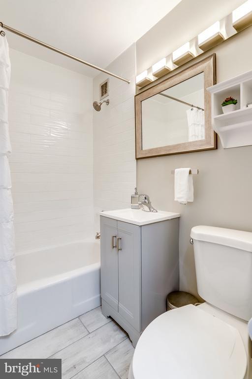 Building Photo - 1011 Arlington Blvd