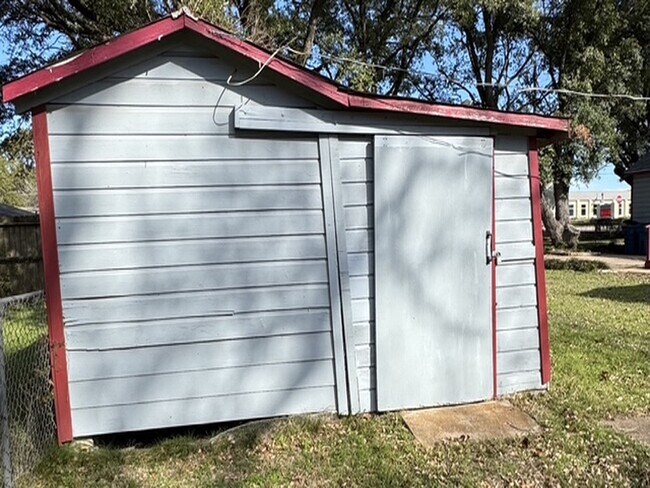 Building Photo - 1707 Key St